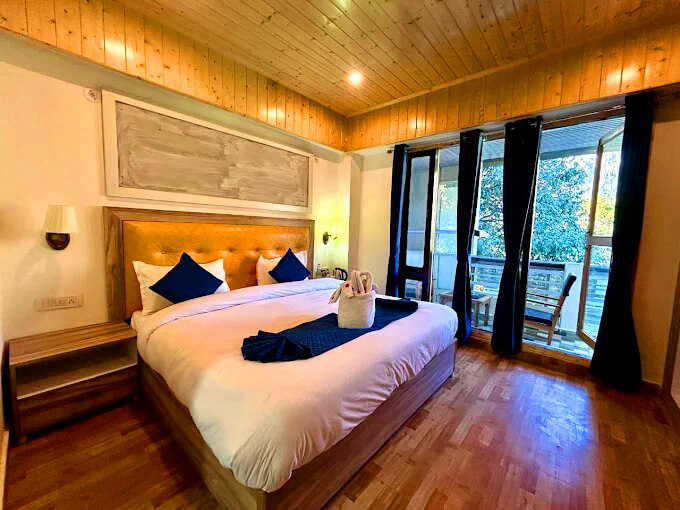 Budget family hotel Nainital affordable family rooms hill view